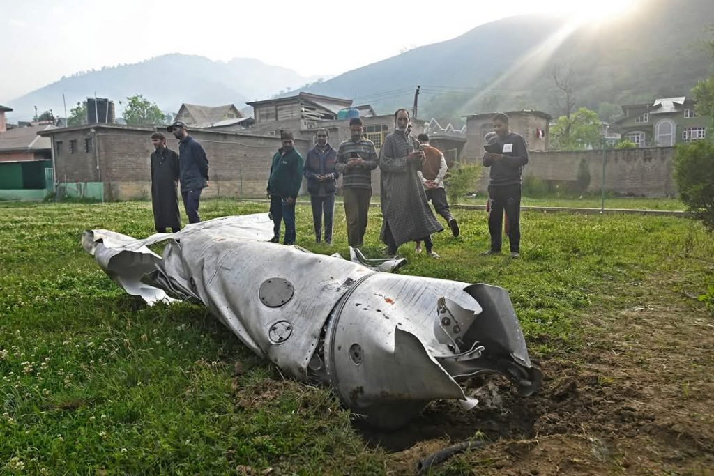 पाकिस्तानले भारतीय सेनाका ५ जेट खसाल्यो, भारतलाई झट्का