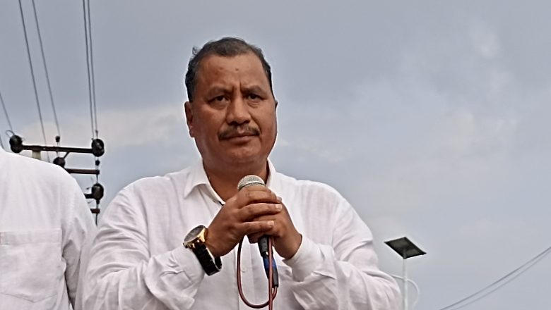 नेकपाका महासचिव विप्लवले दुई लाख किलाे आलु विनाेद चाैधरीलाई वेचेकाे बतायका छन