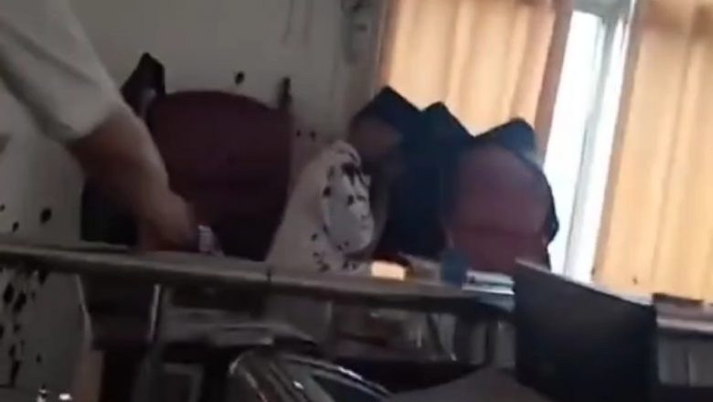 नेकपा बहुमतले एक न्यायाधीशलाई कालाे माेसाे छर्केर कार्वाही गरेकाे छ