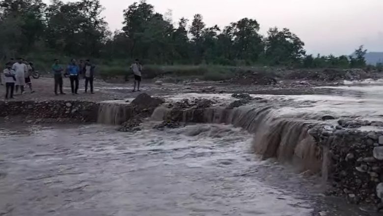 बाढीले डाइभर्सन बगाउँदा नारायणगढ–बुटवल सडकखण्ड अवरुद्ध