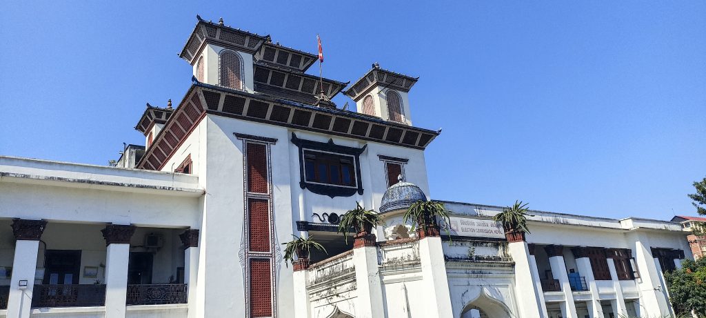 निर्वाचन आयोगले राष्ट्रियसभा र प्रतिनिधिसभा निर्वाचन सम्बन्धी राजनीतिक दलहरूसंग छलफल सुरु गरेकाे छ