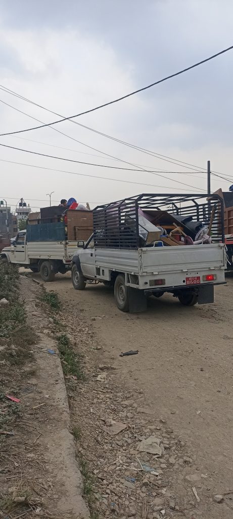 सुकुमबासी आफैँ बस्ती छाड्दै