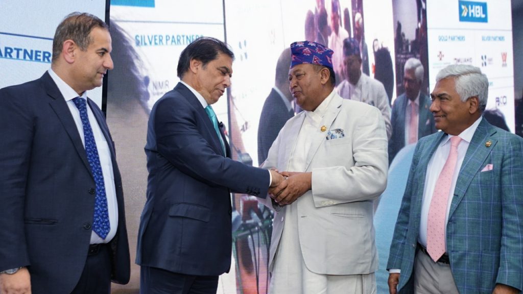 सार्क चेम्बरका नवनिर्वाचित अध्यक्ष चण्डीराज ढकालद्वारा पदभार ग्रहण