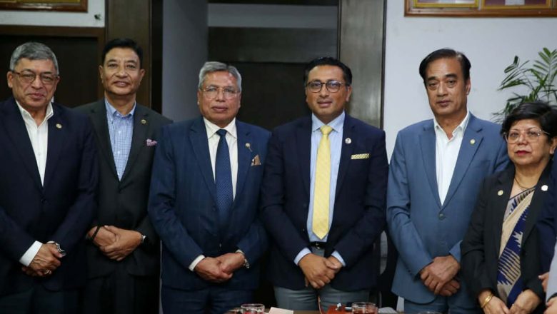 अर्थमन्त्री र चेम्बर प्रतिनिधि मण्डल बीच भेट : निजी क्षेत्रको समस्या समाधान र आर्थिक सहकार्यमा जोड