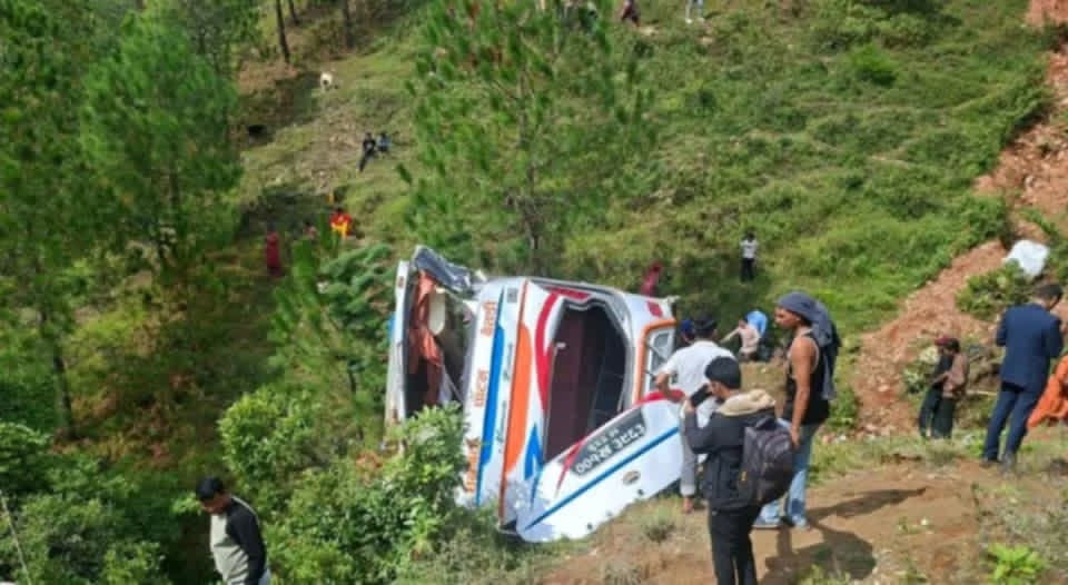 बैतडीमा यात्रुवाहक बस दुर्घटना