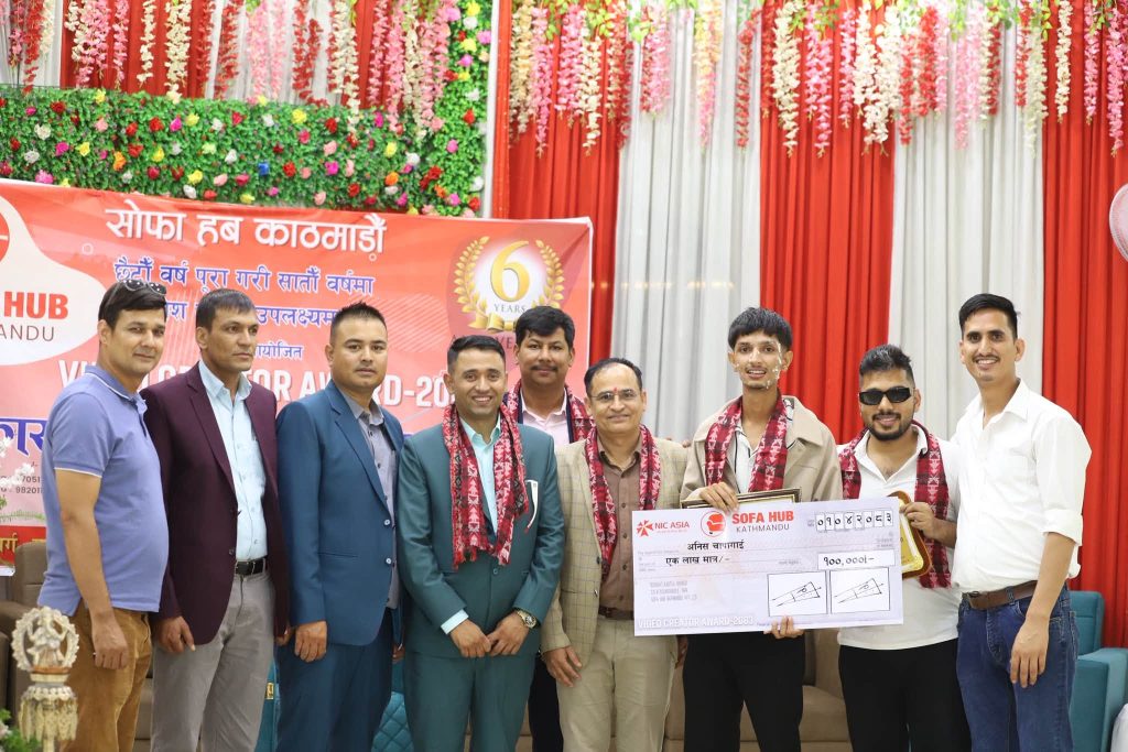 ‘सोफा हब काठमाडौं’को कन्टेन्ट क्रिएटर अवार्ड–२०८३ मा चम्किए अनिश चापागाईँ , नेपाली प्रतिभालाई सम्मान गर्दै अन्तर्राष्ट्रिय यात्राको घोषणा