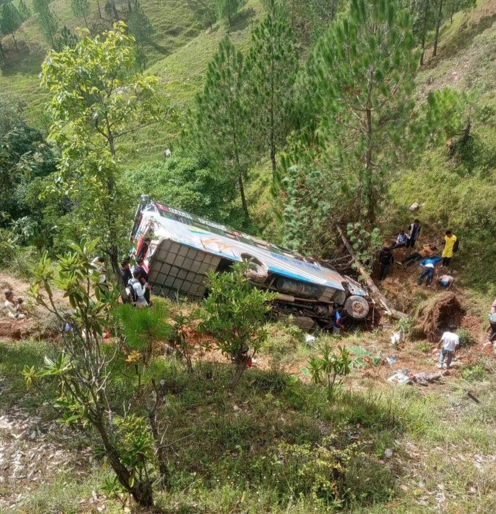 यि हुन बैतडी बस दुर्घटनामा १९ जना घाइतेहरू