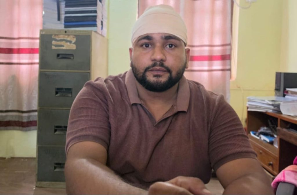 डिभिजन वनका इन्जिनियर यादवमाथि कार्यालय परिसरमै कुटपिट